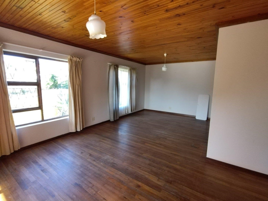 5 Bedroom Property for Sale in Wavecrest Eastern Cape